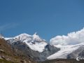 Wolken, Schnee und Berge Wolken, Schnee und Berge