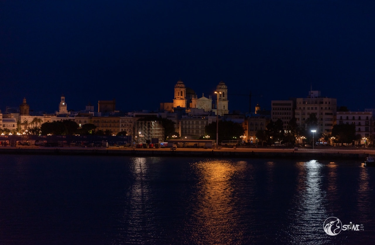 Einfahrt in den Hafen von Cadiz