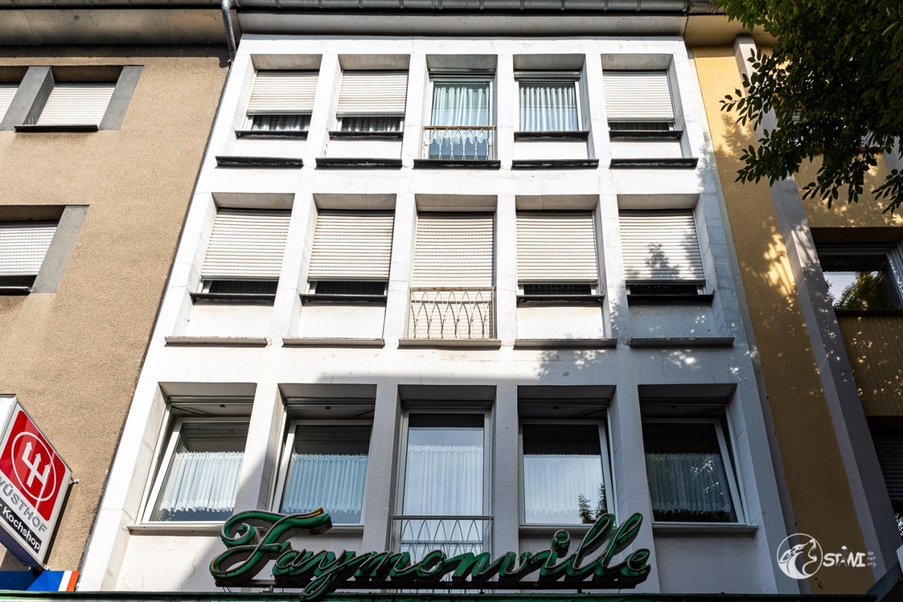Mit Außenwerbung Mit Außenwerbung
