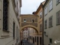 Verbindungsgang mit Bogen Verbindungsgang mit Bogen