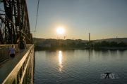 Sonnenuntergang mit der Vyšehrad-Eisenbahnbrücke