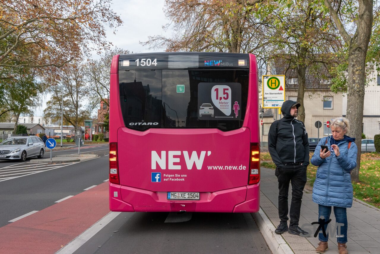 Bus von hinten